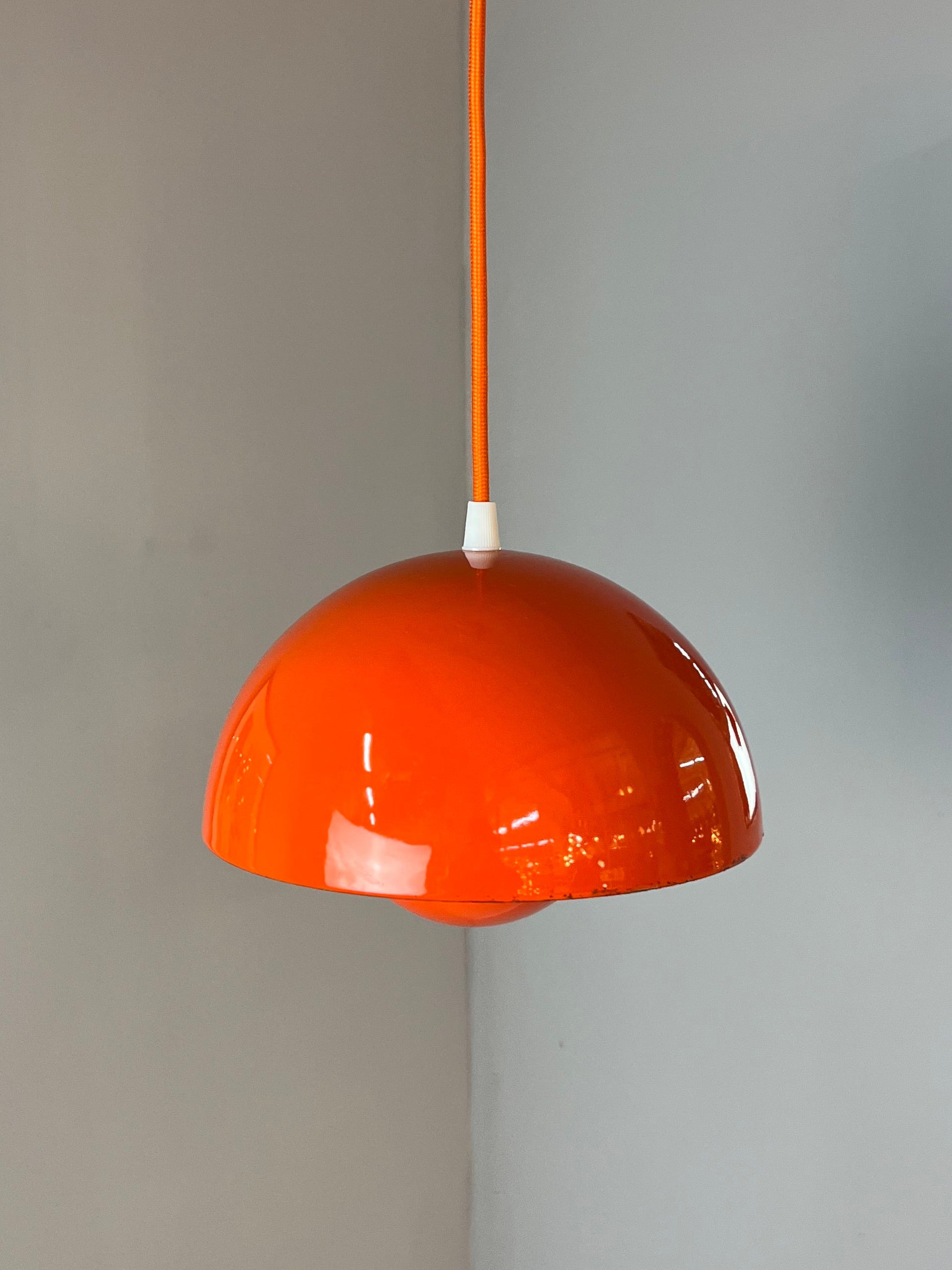 Hängelampe Flowerpot VP1 orange Emaille von Verner Panton für Louis Poulsen