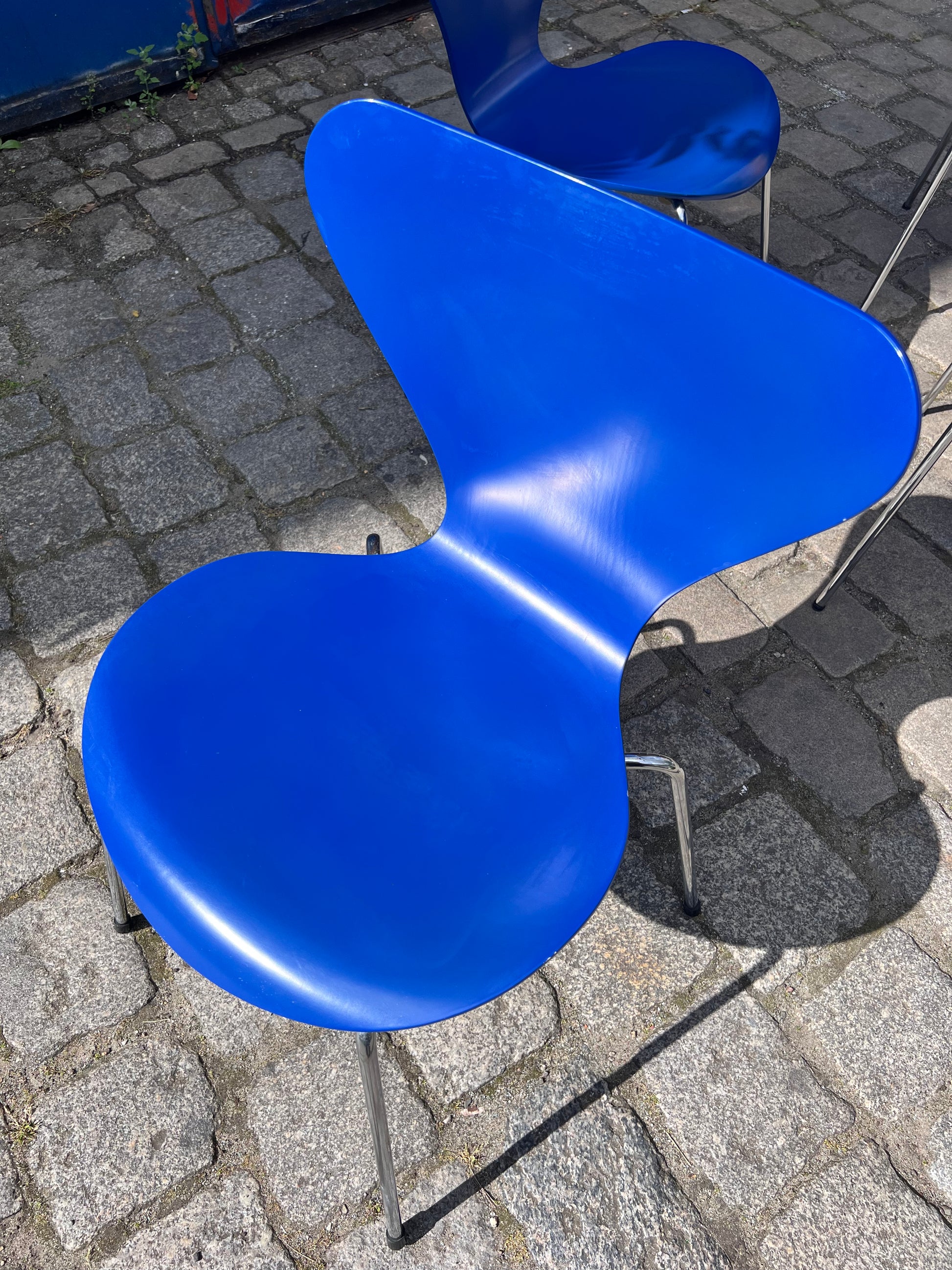 Set: 4x Stuhl Serie 7 Königsblau lackiert von Arne Jacobsen für Fritz Hansen
