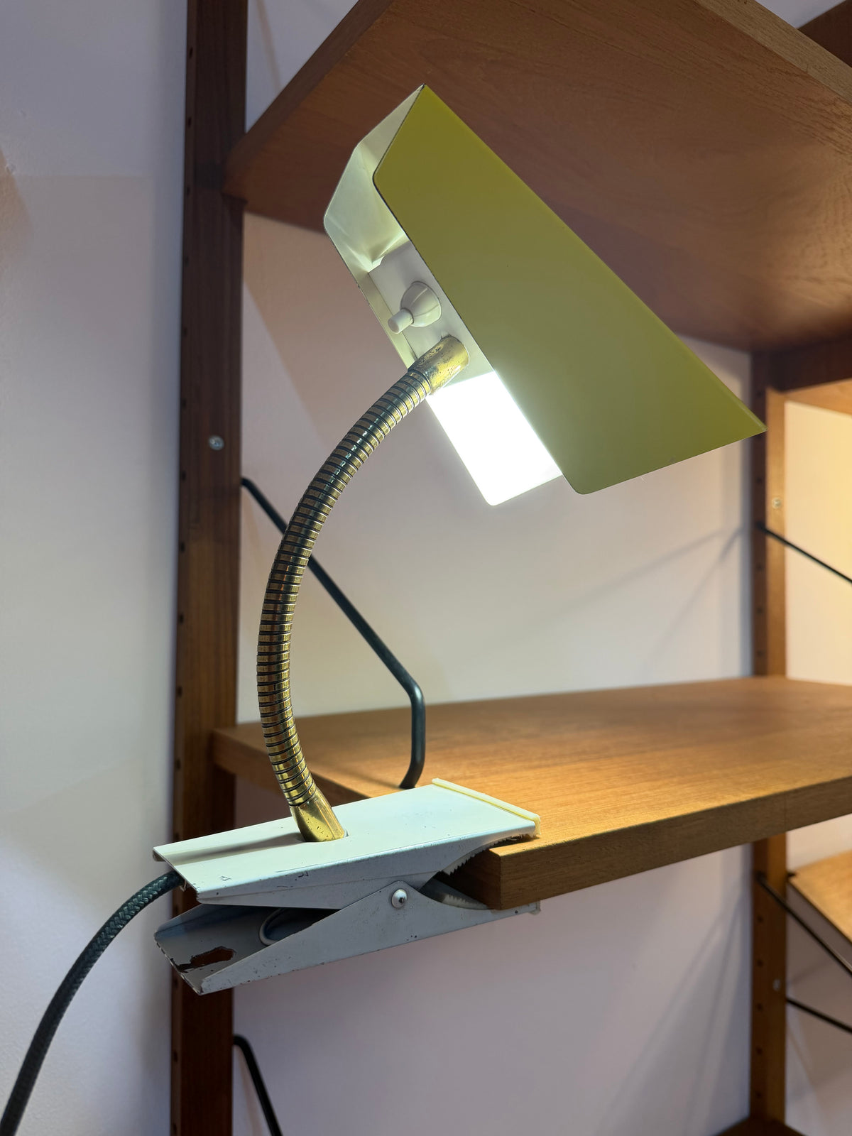 Klemmlampe gelb gold von HOSO (Hoffmeister & Sohn)