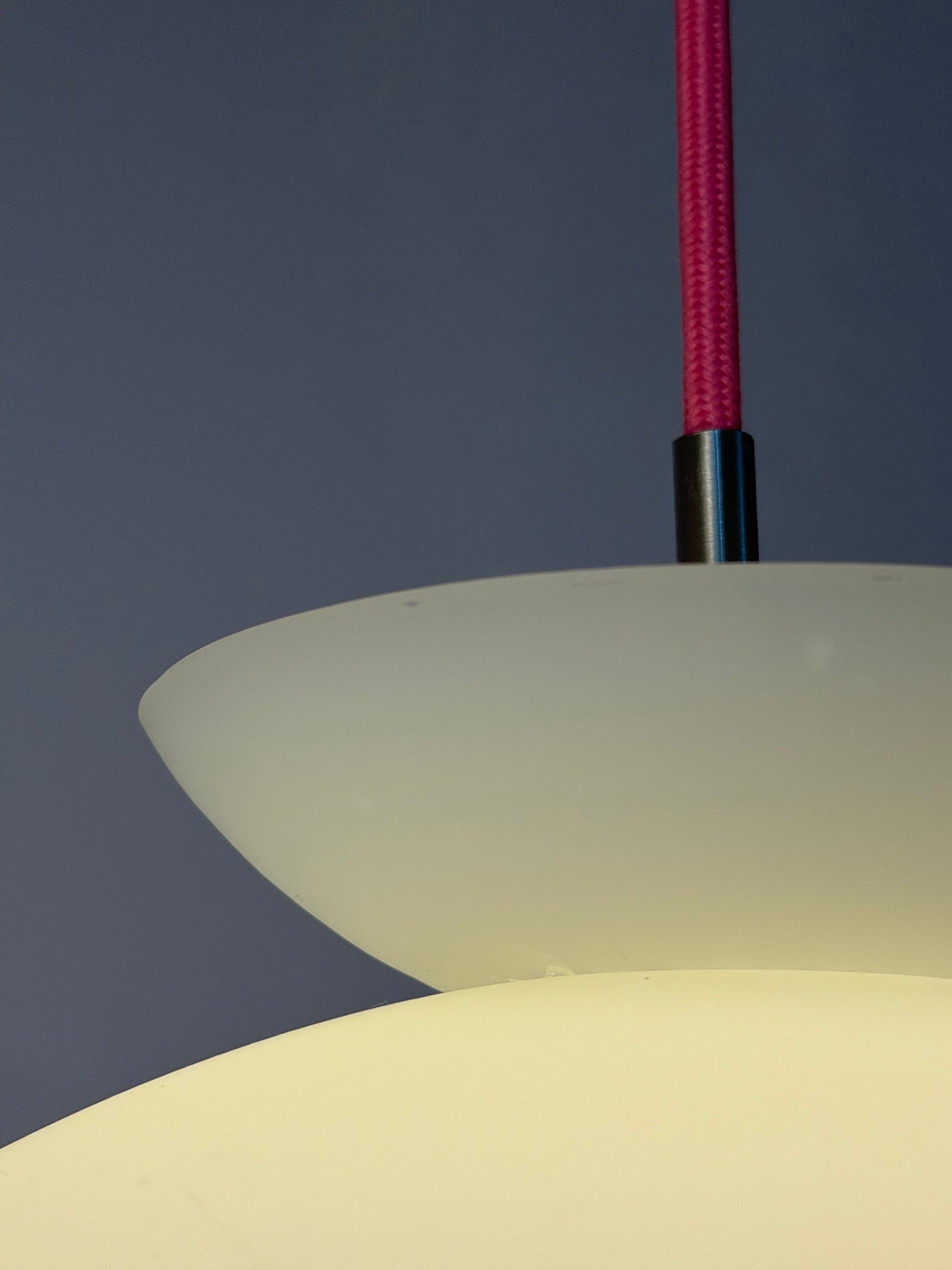 Lamellenlampe Milchglas aus Dänemark