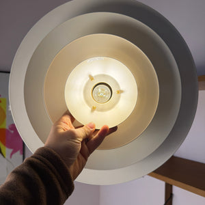 Lamellenlampe cremeweiß aus Dänemark