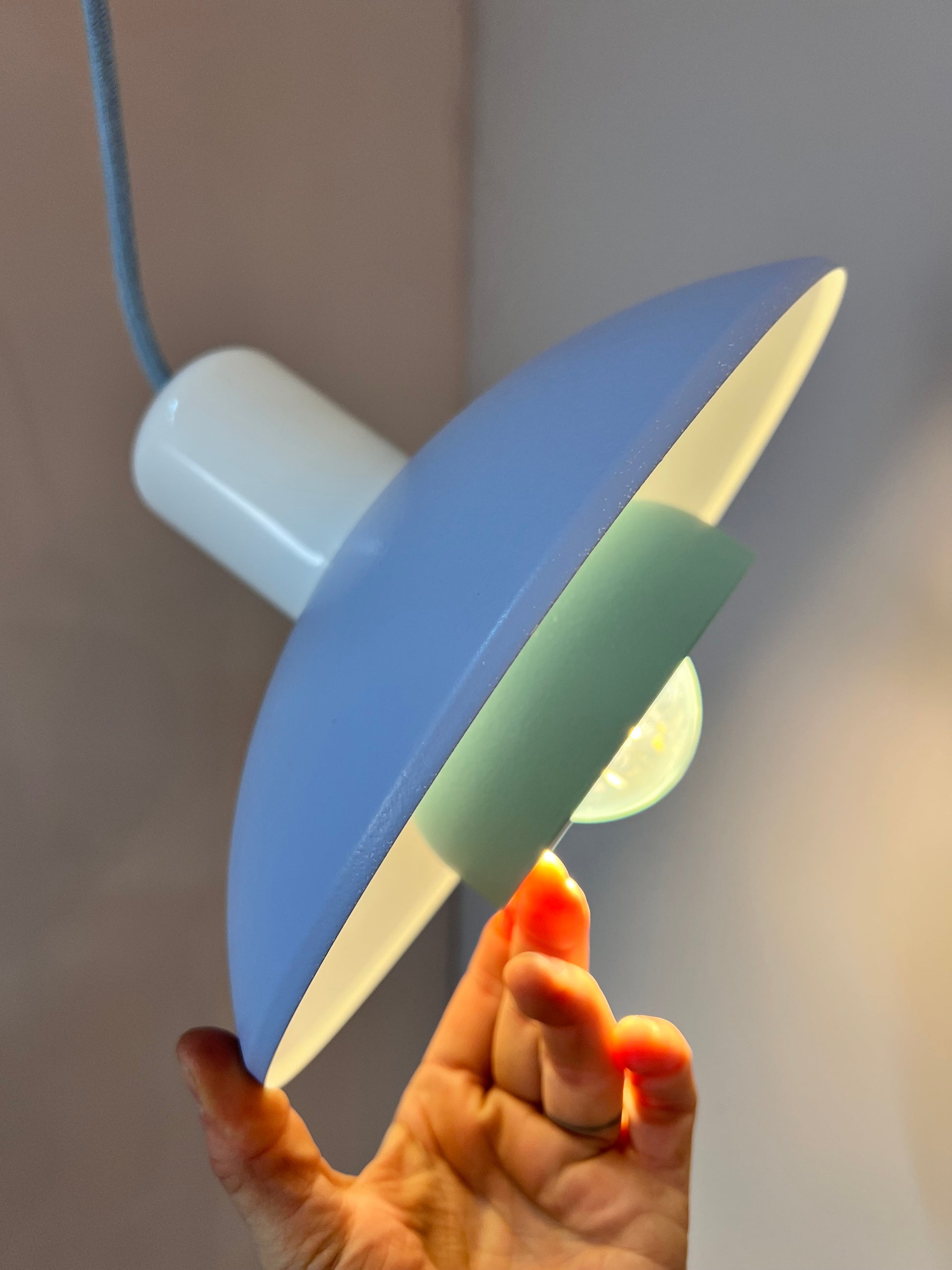 Lamellenlampe Typ 728 neu lackiert von Horn