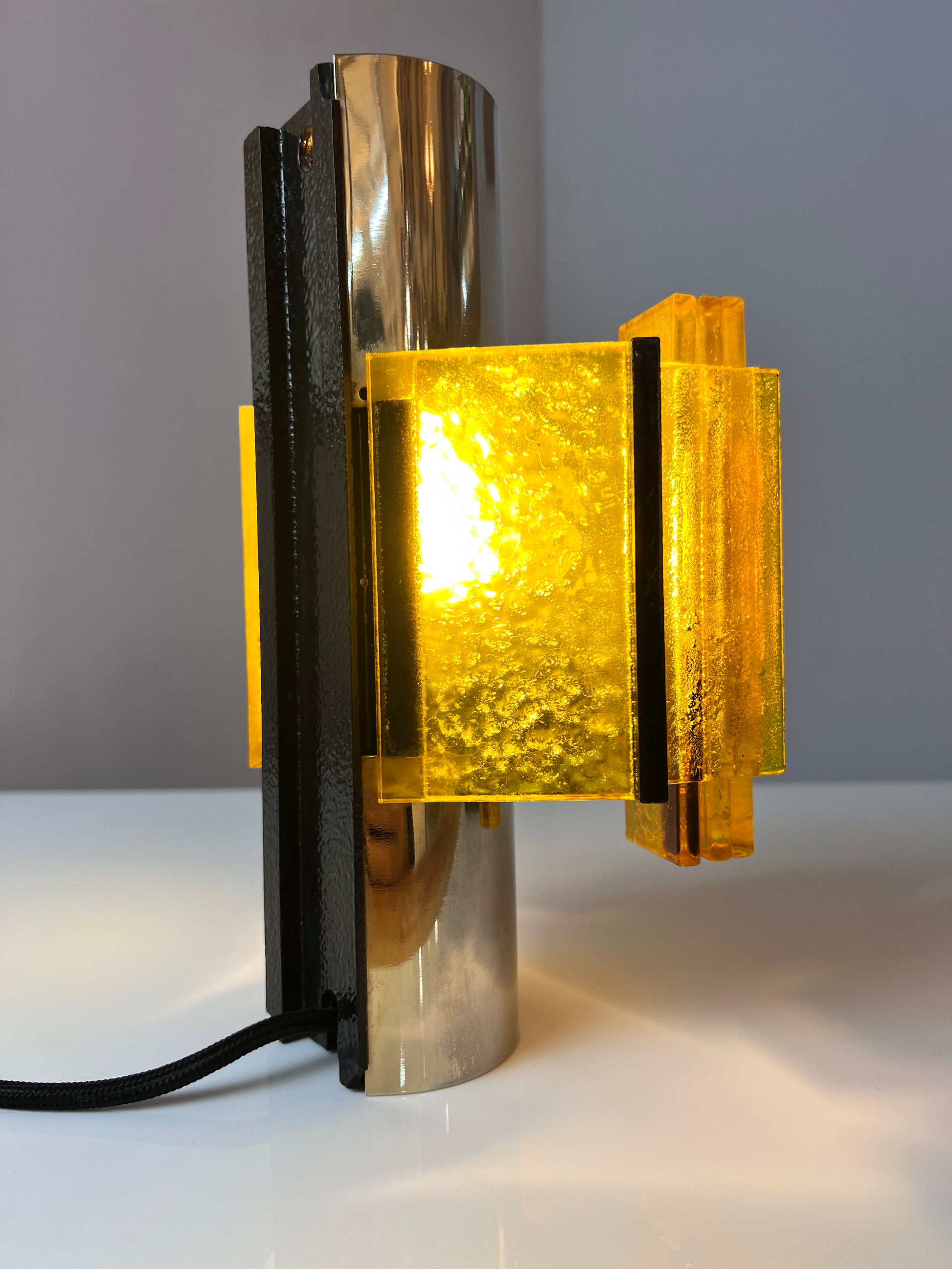 Wandlampe gelb schwarz von Claus Bolby für Cebo