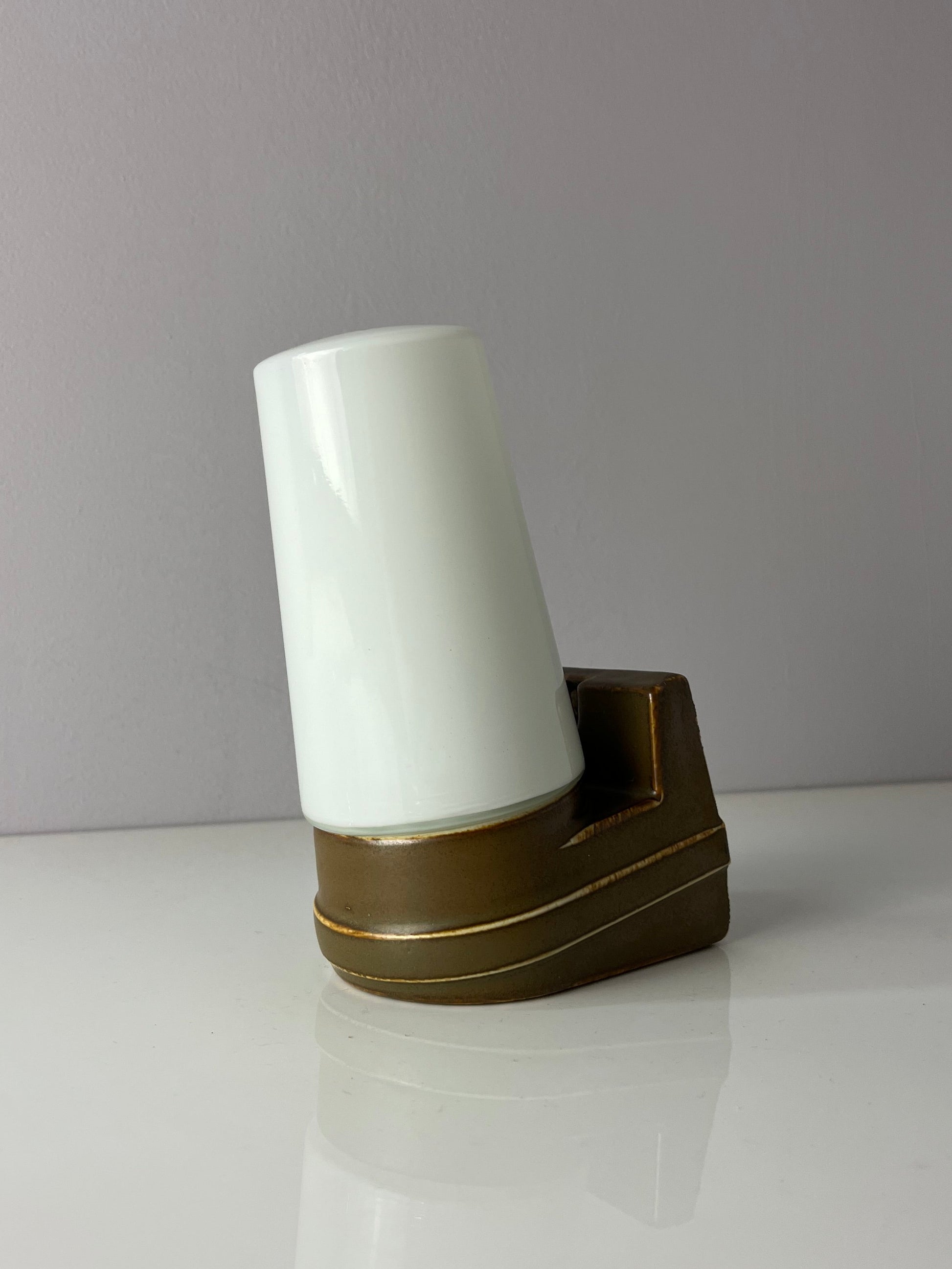 Wandlampe Modell 6080 ocker von Sigvard Bernadotte für Ifö