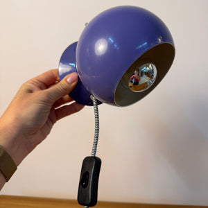 Kugellampe lila für Tisch oder Wand von Abo Randers