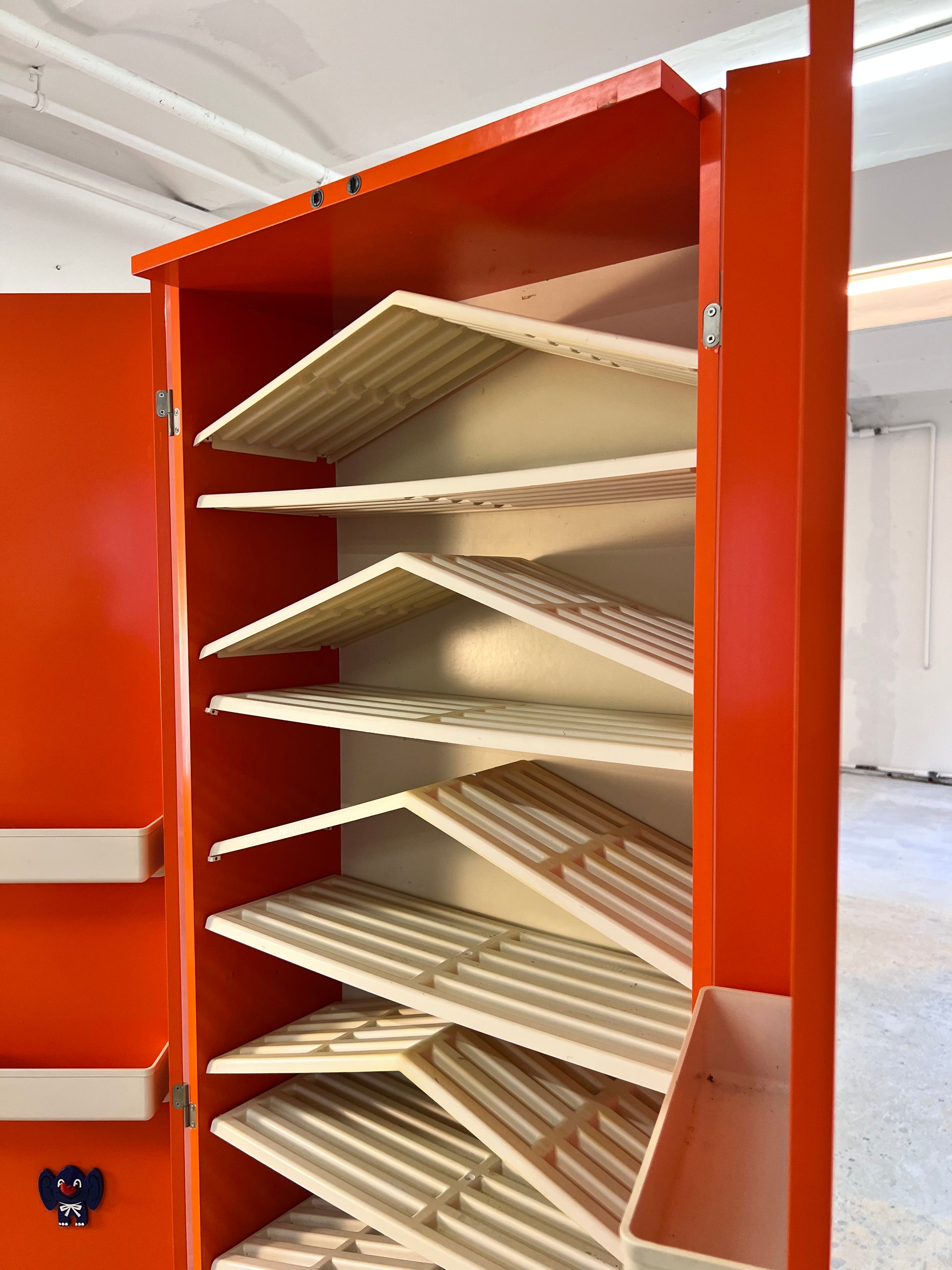 Schuhschrank orange von Schönbuch