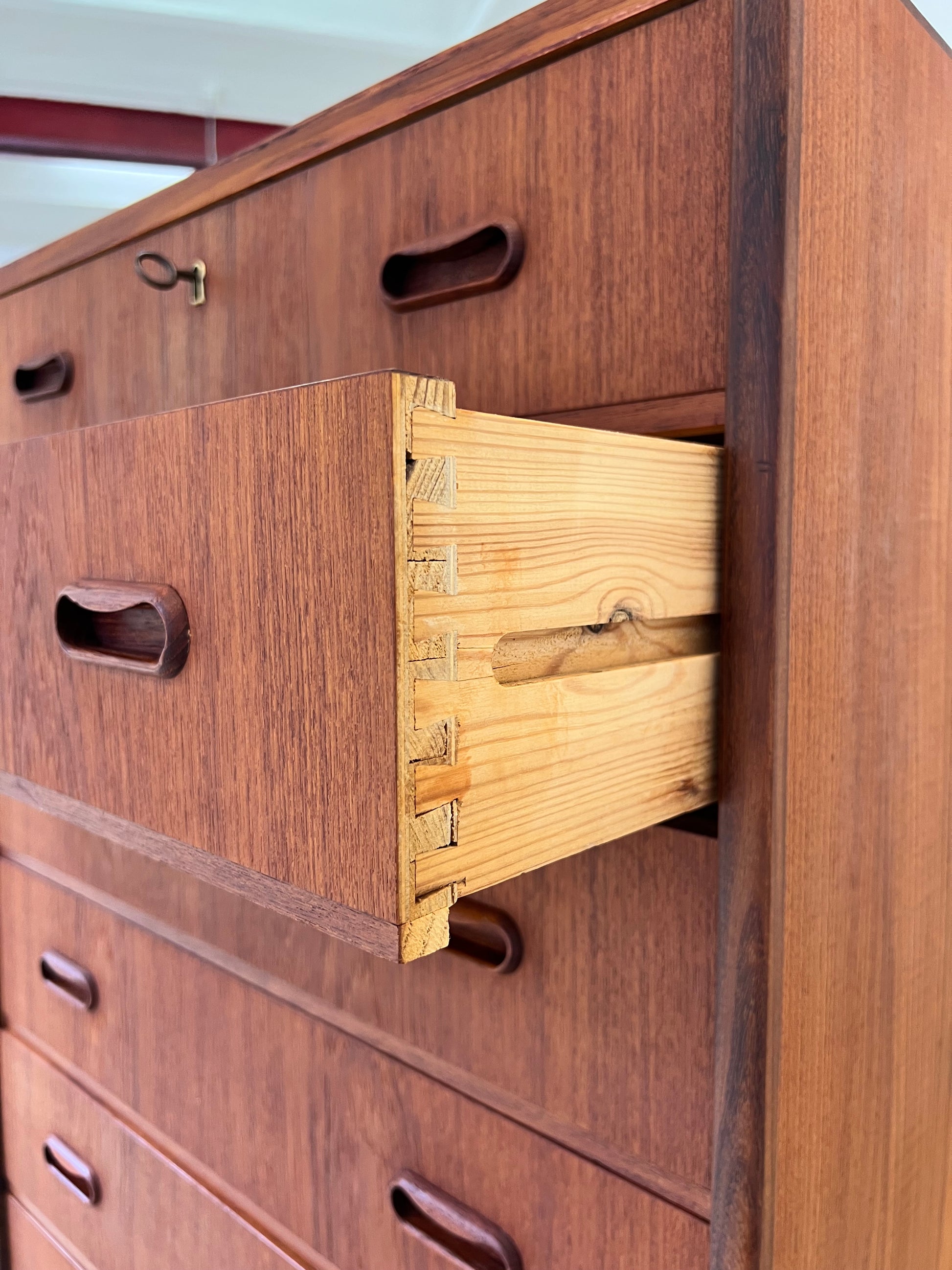 Kommode Teak mit Schloss aus Dänemark