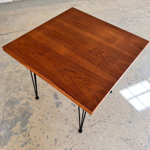 Quadratischer Esstisch Teak mit original Hairpinlegs