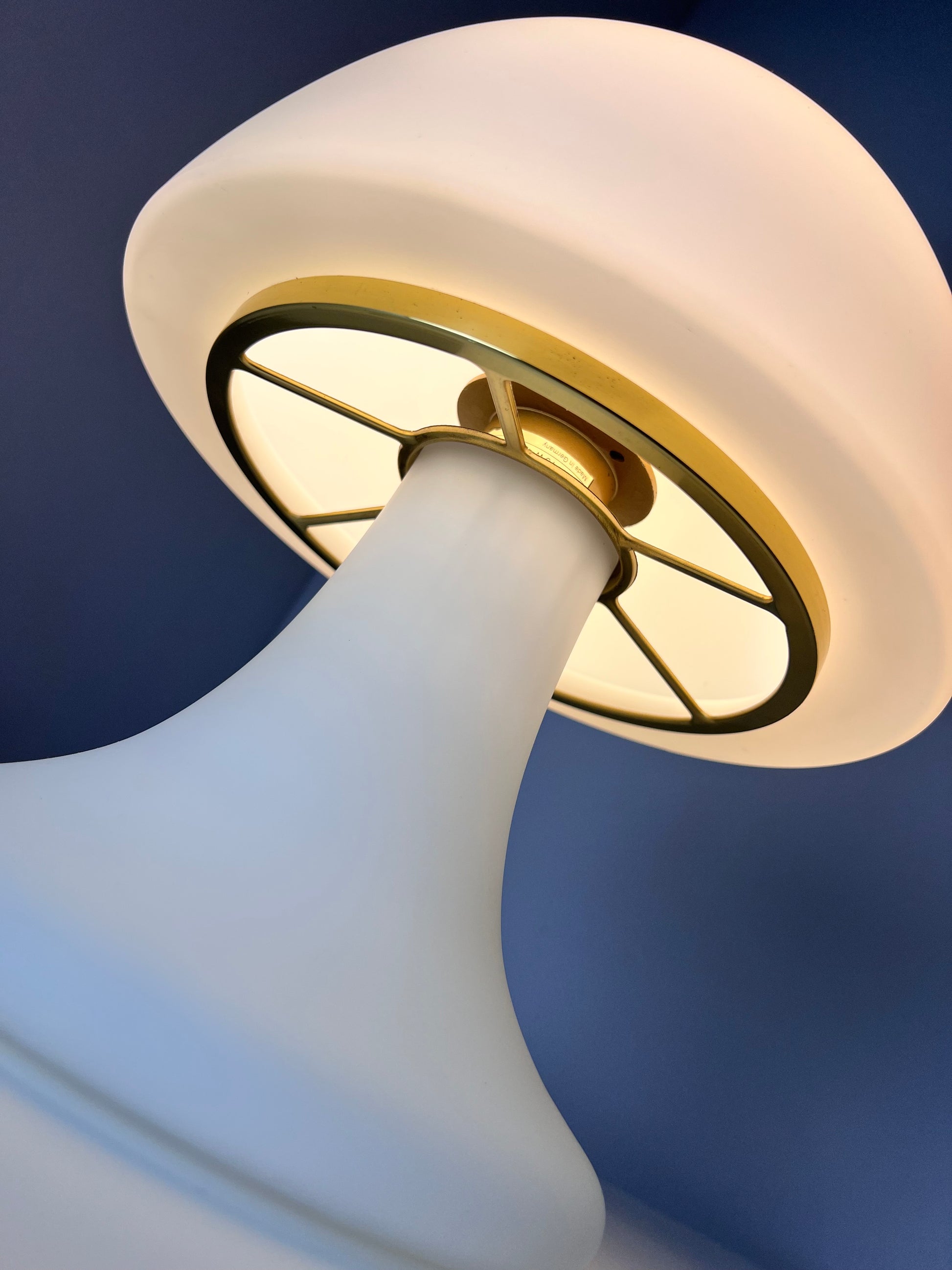 Mushroom Tischlampe weiß von Glashütte Limburg