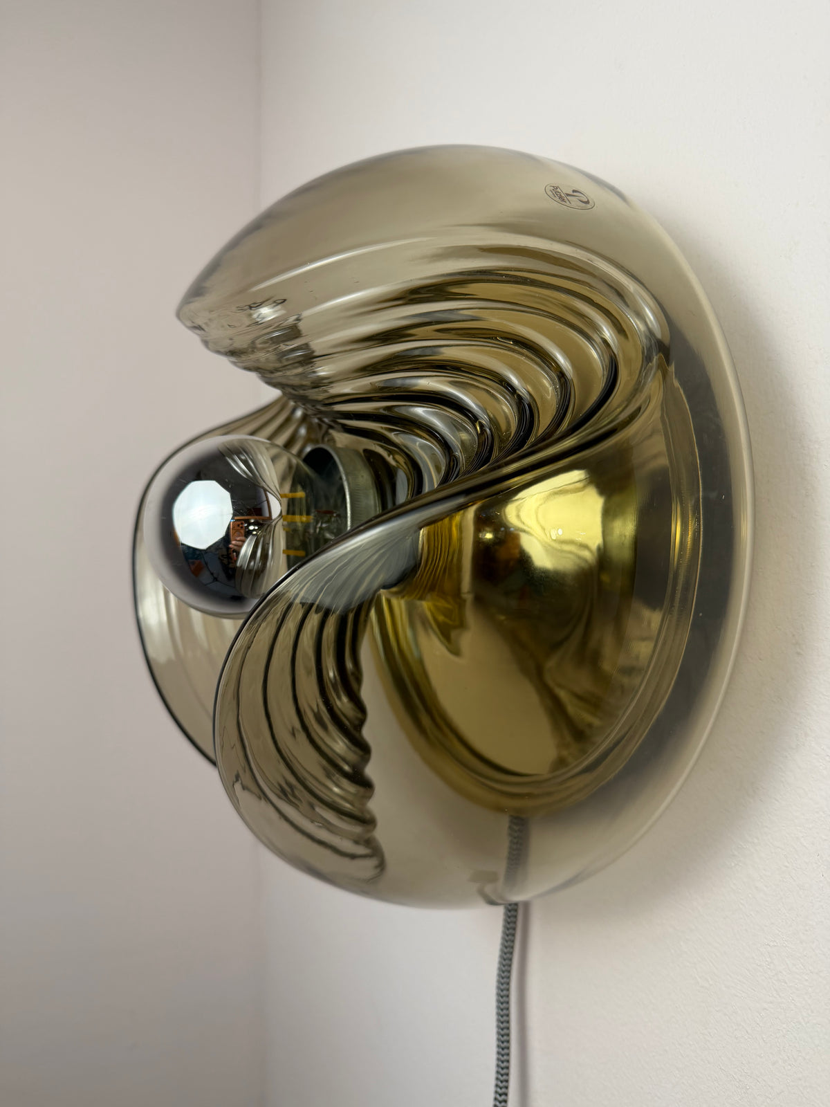 Kleine Wandlampe Futura Rauchglas Messing von Koch & Lowy für Peill & Putzler