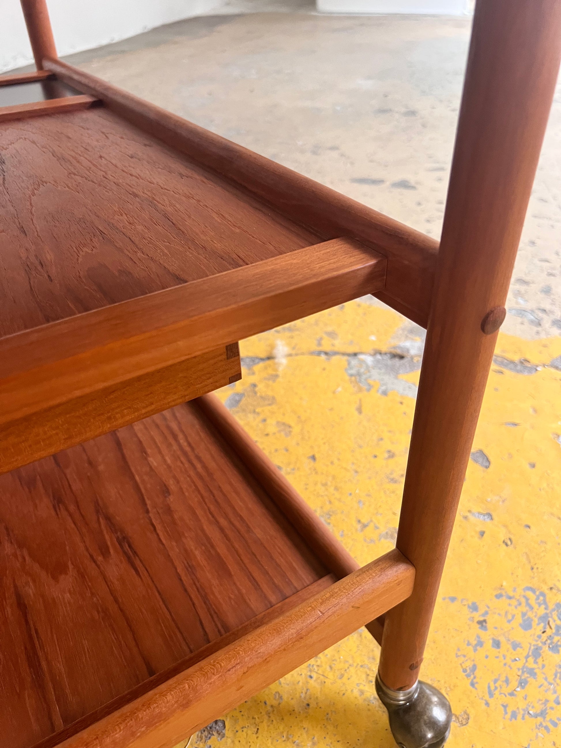 Barwagen Teak von Nissen Dänemark