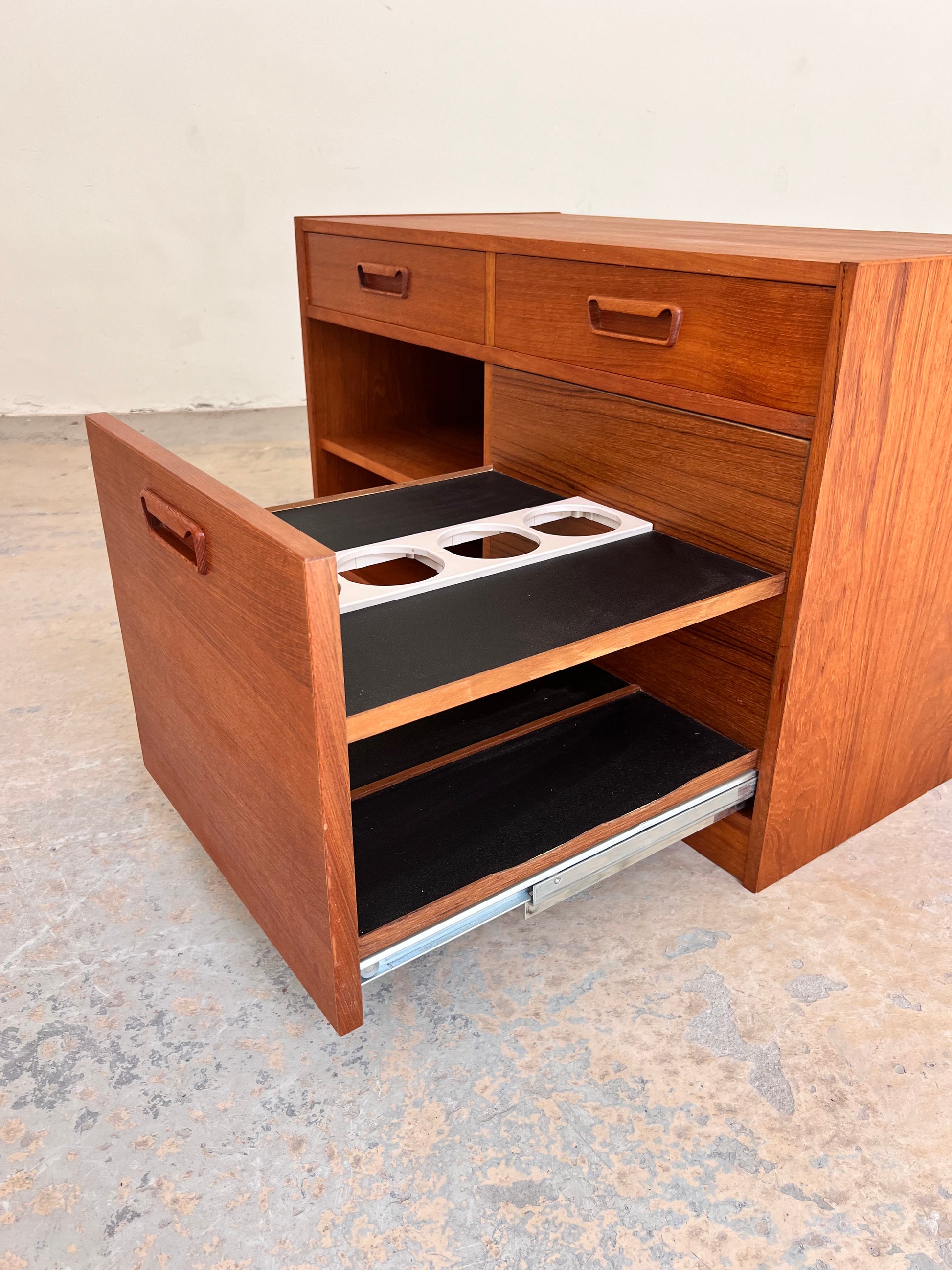 Schrank Teak mit Minibar aus Dänemark