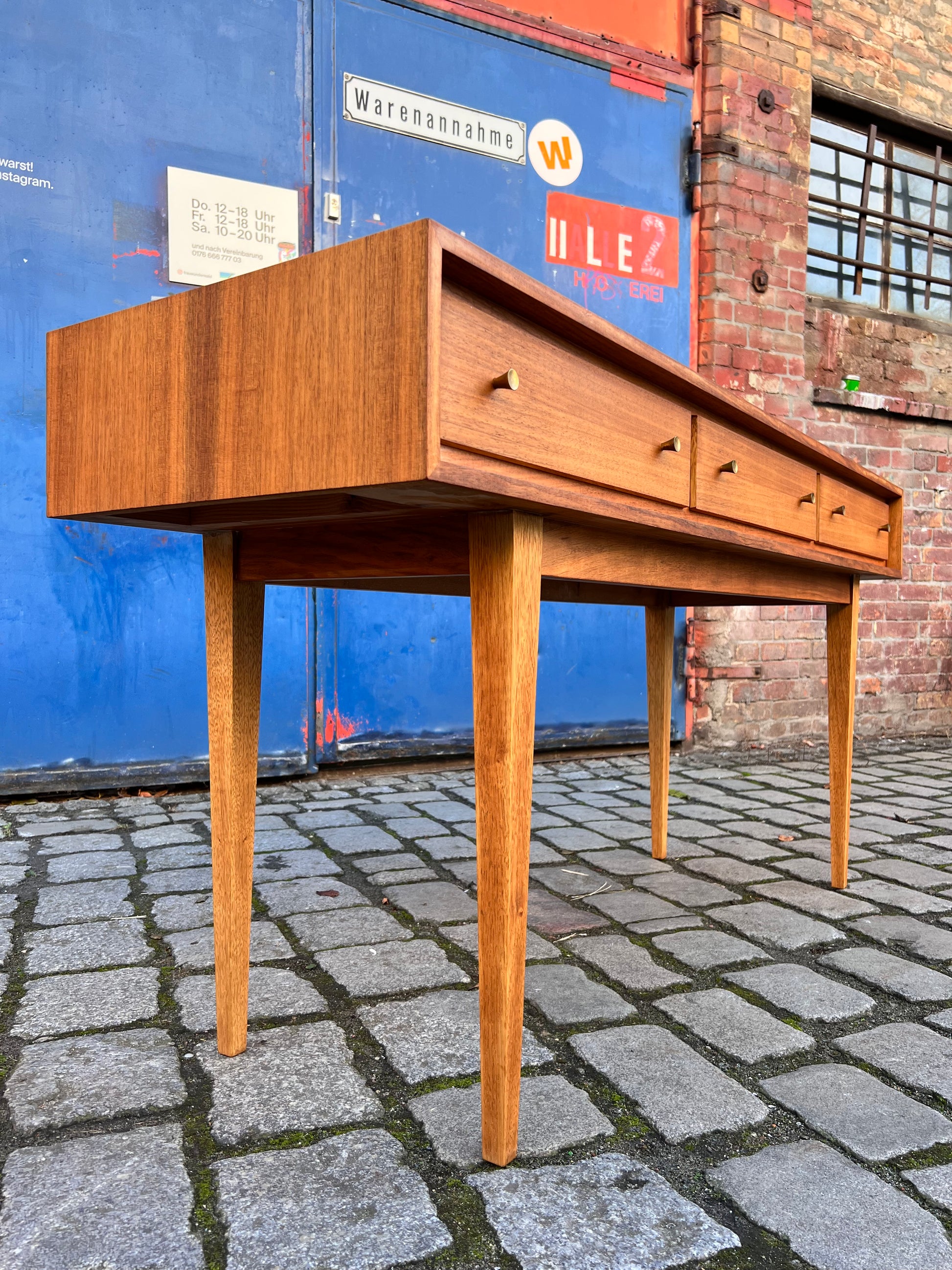 Konsolentisch Nussbaum von WK Möbel