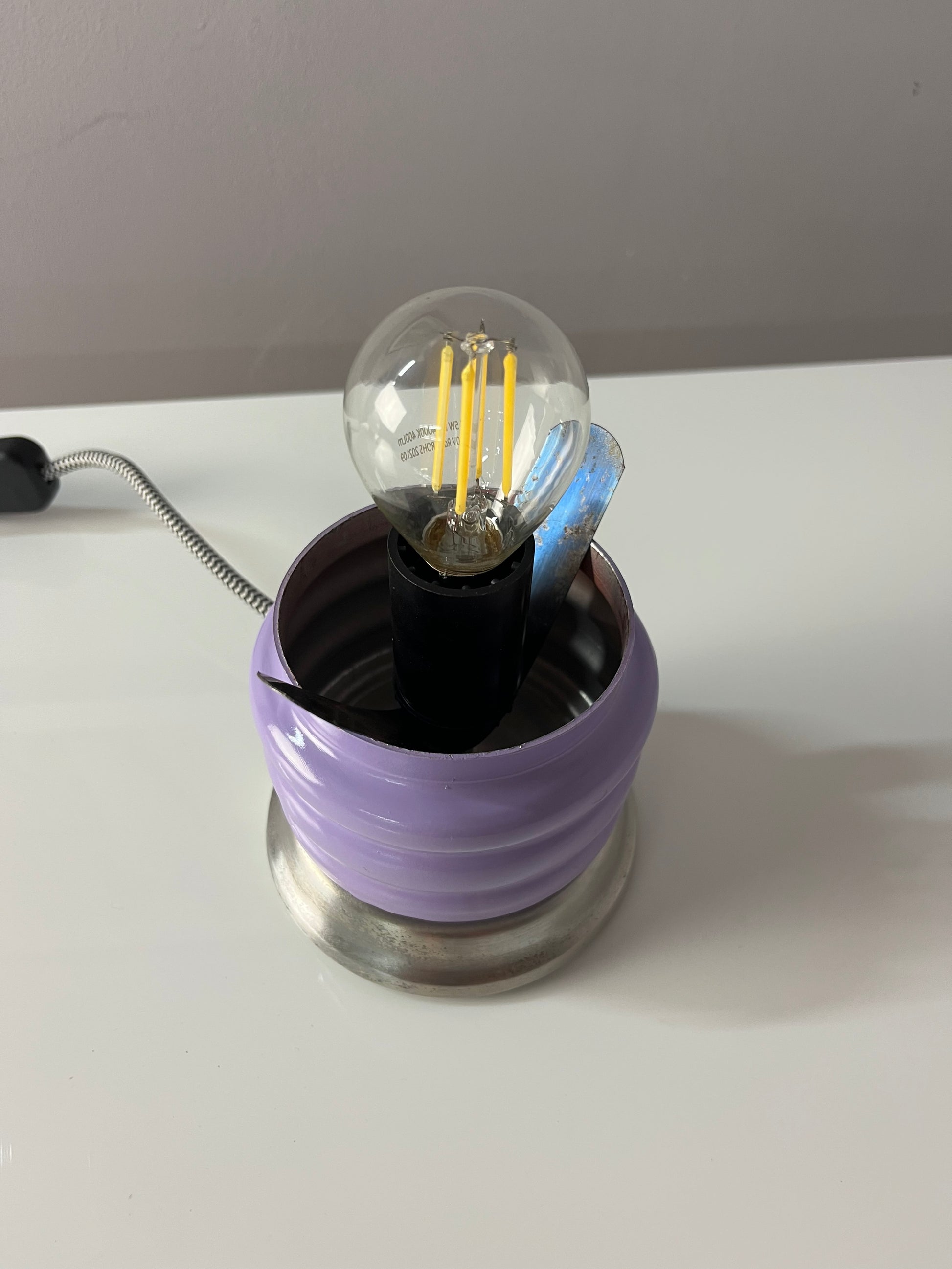 Mushroom Tischlampe flieder weiß Glas