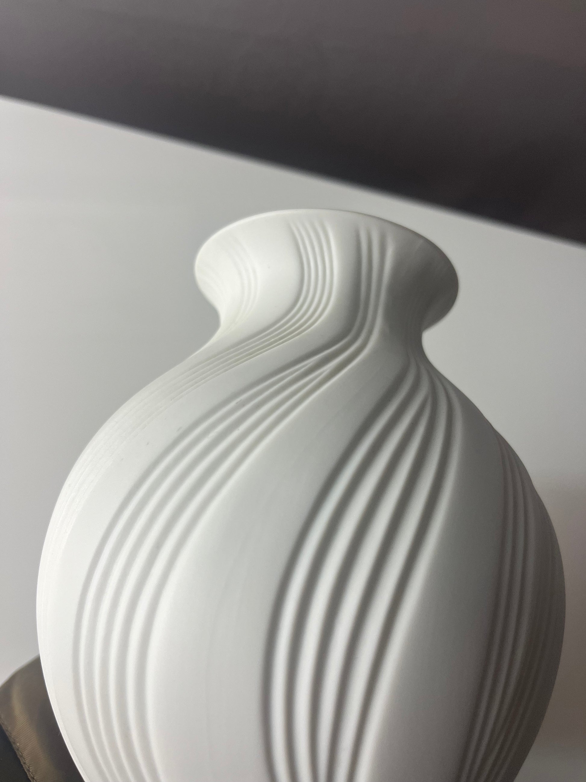 Vase 0216 Biskuitporzellan von Manfred Frey für Kaiser