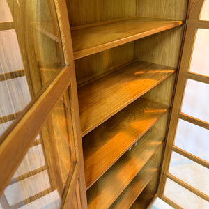 Rundbogen Vitrine Teak von Dyrlund