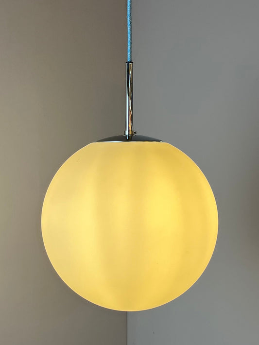 Kugellampe weiß Chrom von Glashütte Limburg