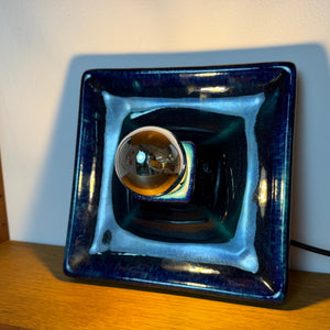 Quadratische Wandlampe blau Keramik von Hustadt Leuchten