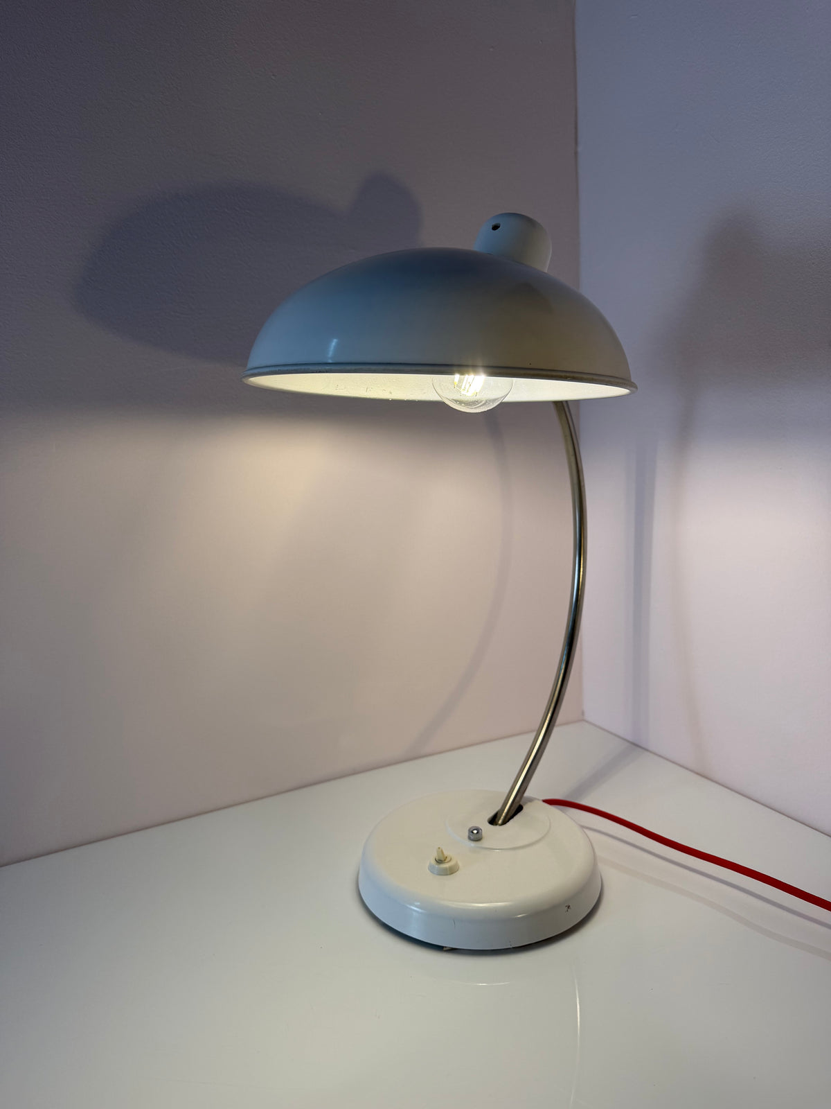 Schreibtischlampe weiß Metall von Helion - VEB Leuchtenbau Arnstadt