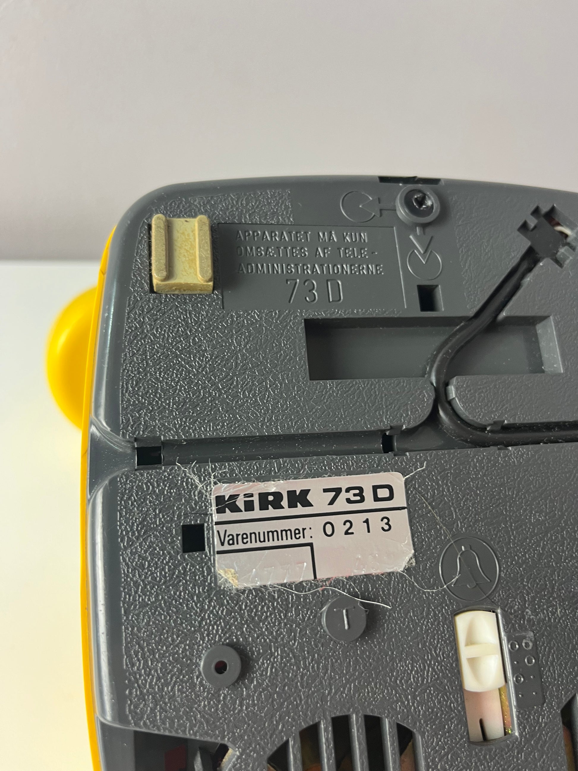 Telefon Modell 73 D gelb von Kirk
