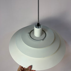 Lamellenlampe weiß mit marmorierter Glaslamelle von Jeka