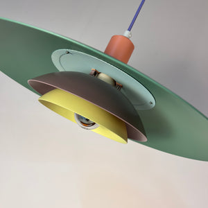 Lamellenlampe neu lackiert, Dänemark