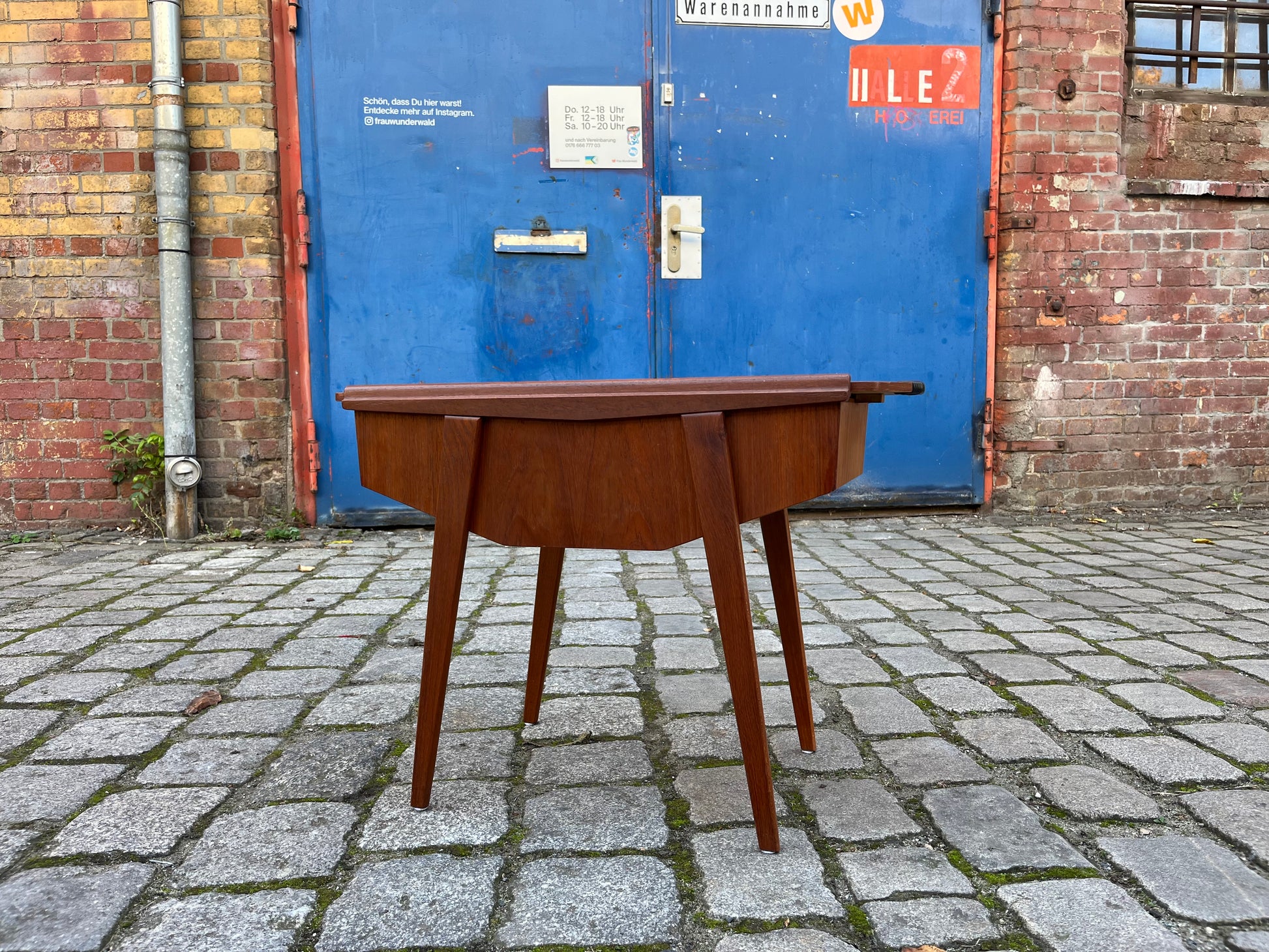 Beistelltisch / Nähkasten Teak aus Dänemark