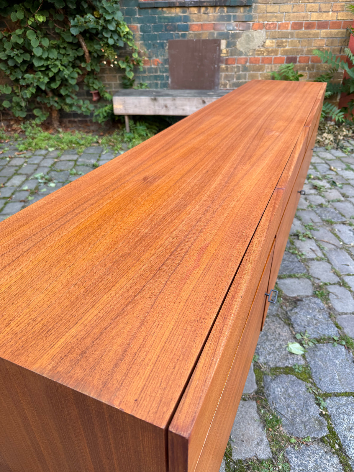 XXL Sideboard Teak mit Schloss aus Deutschland