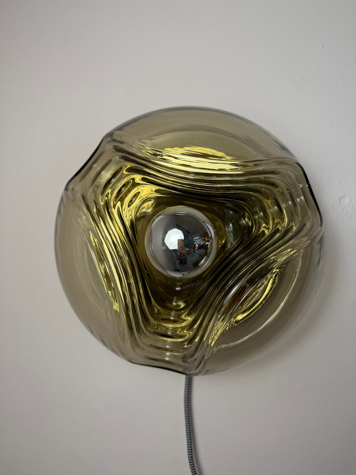 Kleine Wandlampe Futura Rauchglas Messing von Koch & Lowy für Peill & Putzler