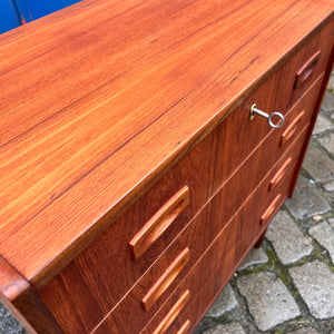 Kommode Teak mit Schloss aus Dänemark