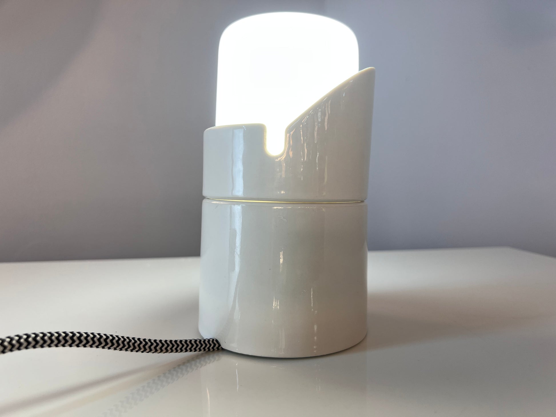 Wand-oder Tischlampe Modell 6050 weiß von Sigvard Bernadotte für Ifö