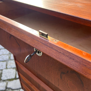 Kommode Teak mit Schloss aus Dänemark