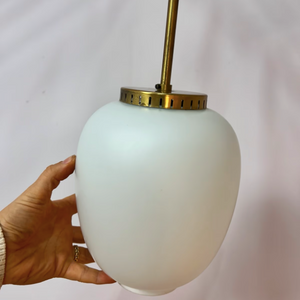 Hängelampe Opalglas Messing von Bent Karlby für Lyfa