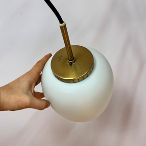 Hängelampe Opalglas Messing von Bent Karlby für Lyfa