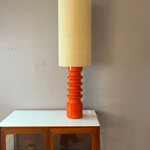 Stehlampe orange Keramik mit Wollschirm