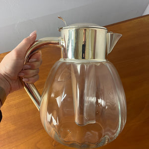 Karaffe mit Eiskühler und Silberdeckel