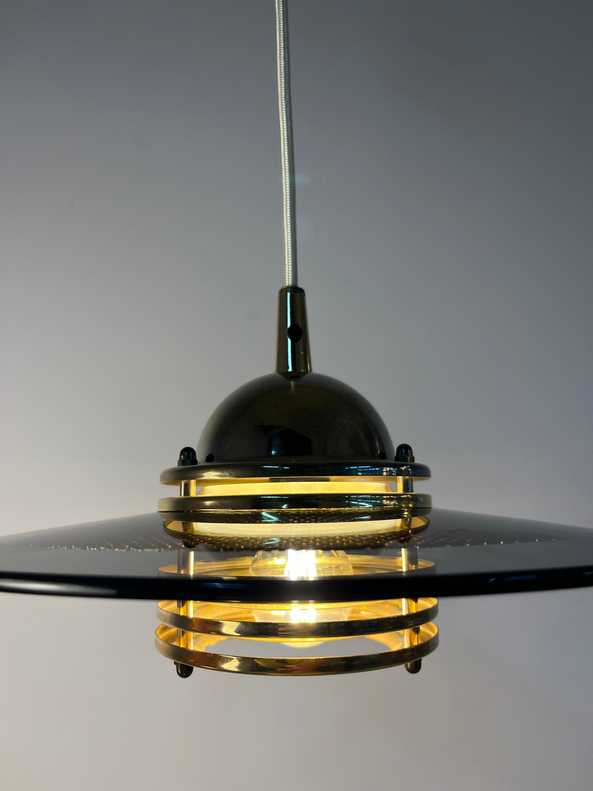 Kleine Hängelampe Rauchglas Messing von Jan Eskil Eskilsson für Belid