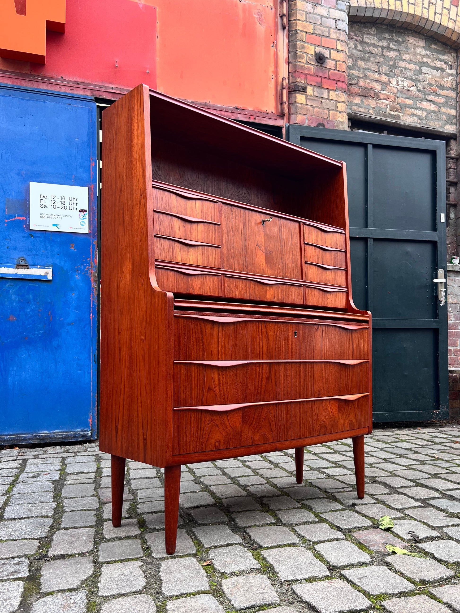 Halbrunder Sekretär Teak aus Dänemark