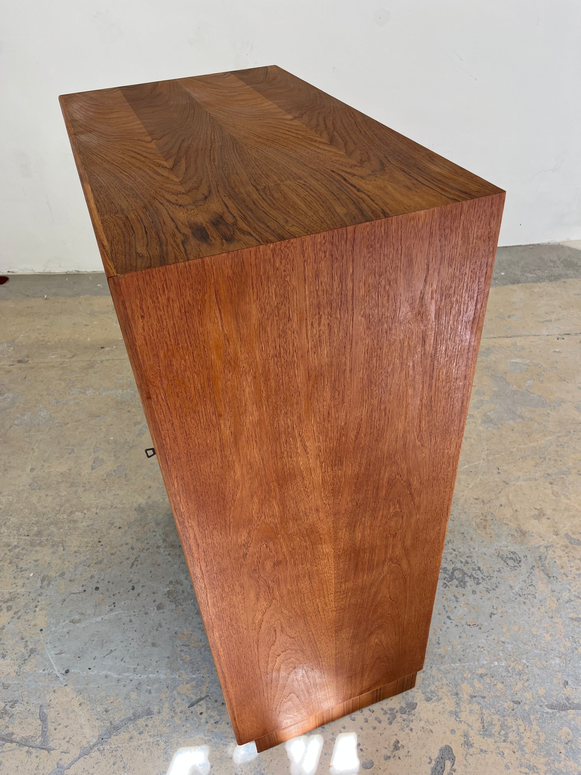 Großer Kleiderschrank Teak von rt Möbel