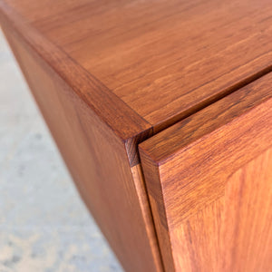 Kommode Teak mit Flügeltüren & neuen Chromfüßen von H. W. Klein für Bramin