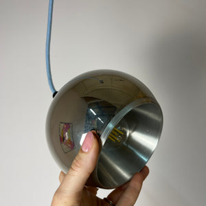 Kugellampe Chrom mit schwarzer Zugentlastung