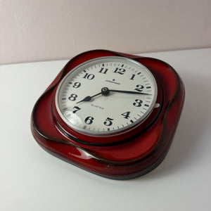 Wanduhr Modell 3688 rot von Junghans Quartz