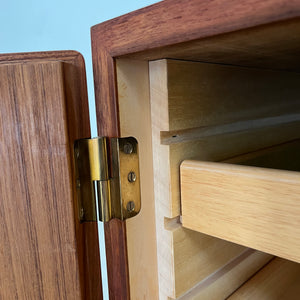 Vitrine Teak mit Schiebetüren von Hundevad