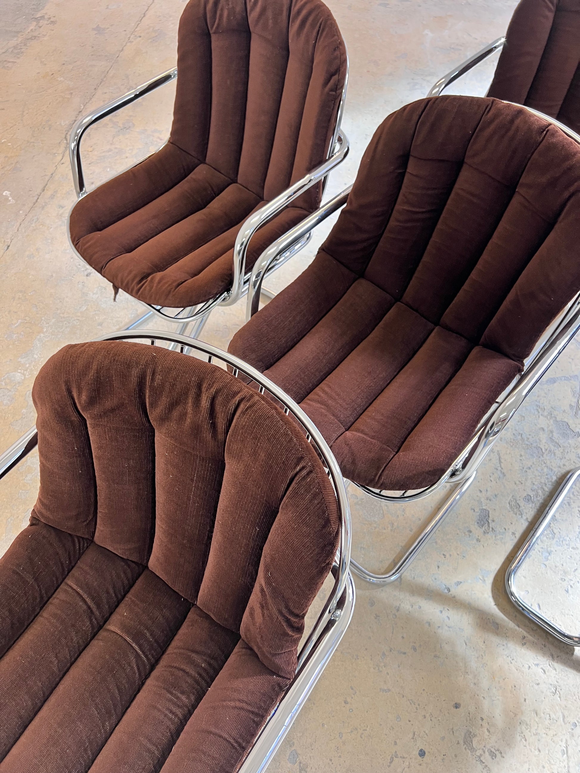 Freischwinger Chrom mit braunem Sitzkissen von Gastone Rinaldi für Rima