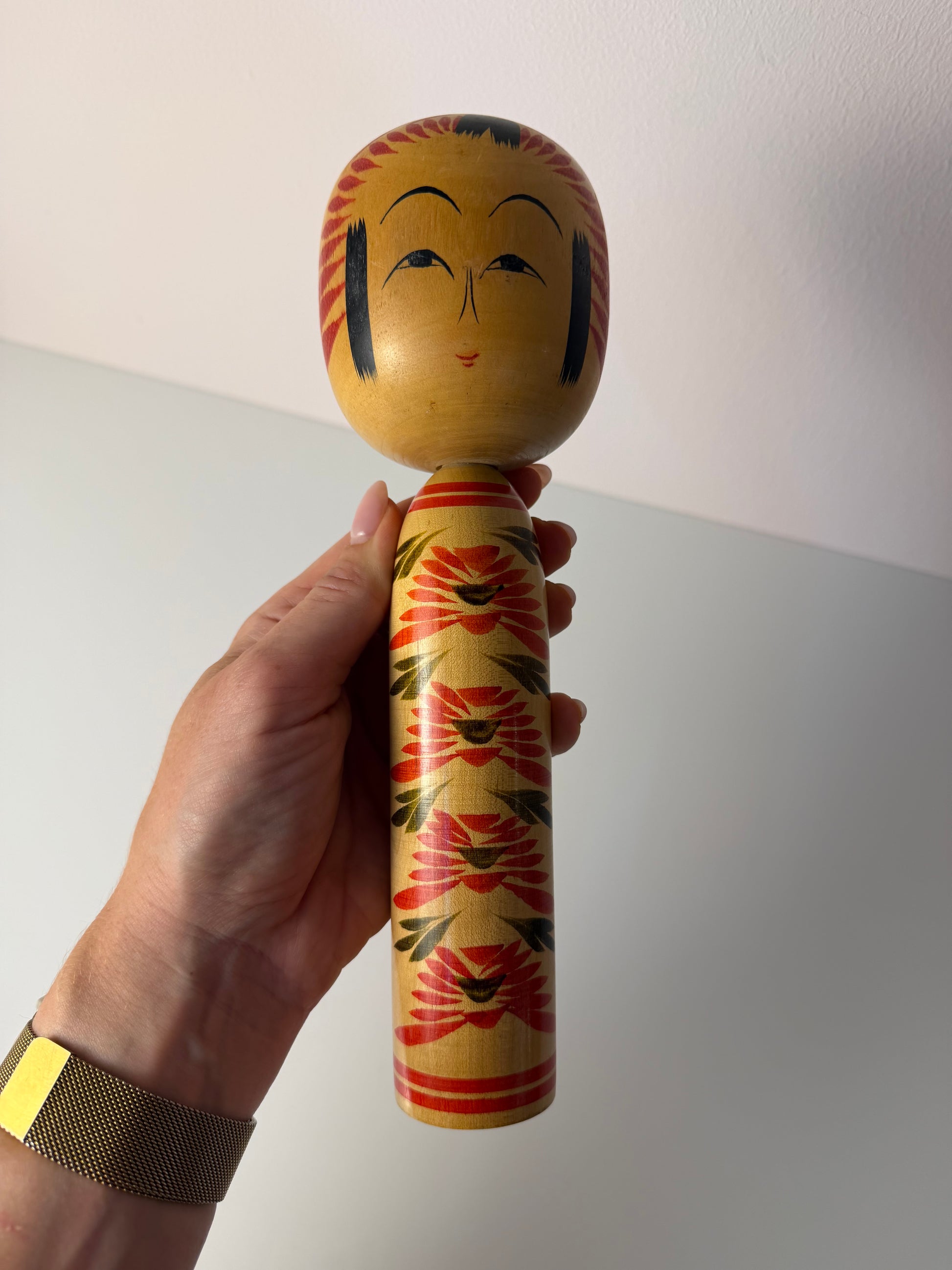 Japanische Kokeshi Holzfigur handbemalt