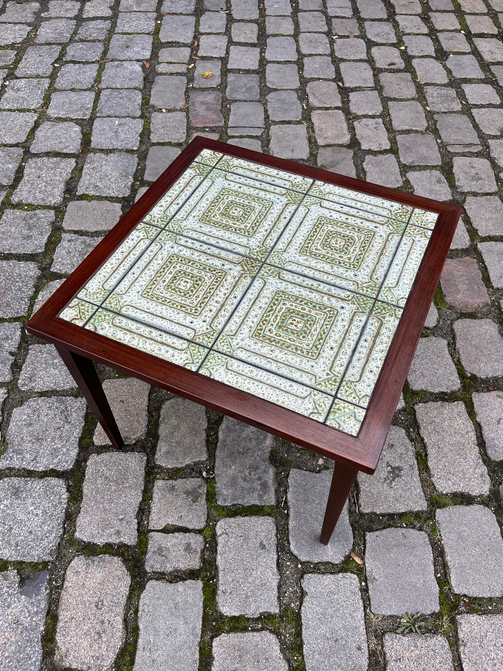 Beistelltisch Fliesen Palisander aus Dänemark von Kvalitet, Form & Funktion