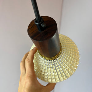 Hängelampe Strukturglas & Teak aus Dänemark