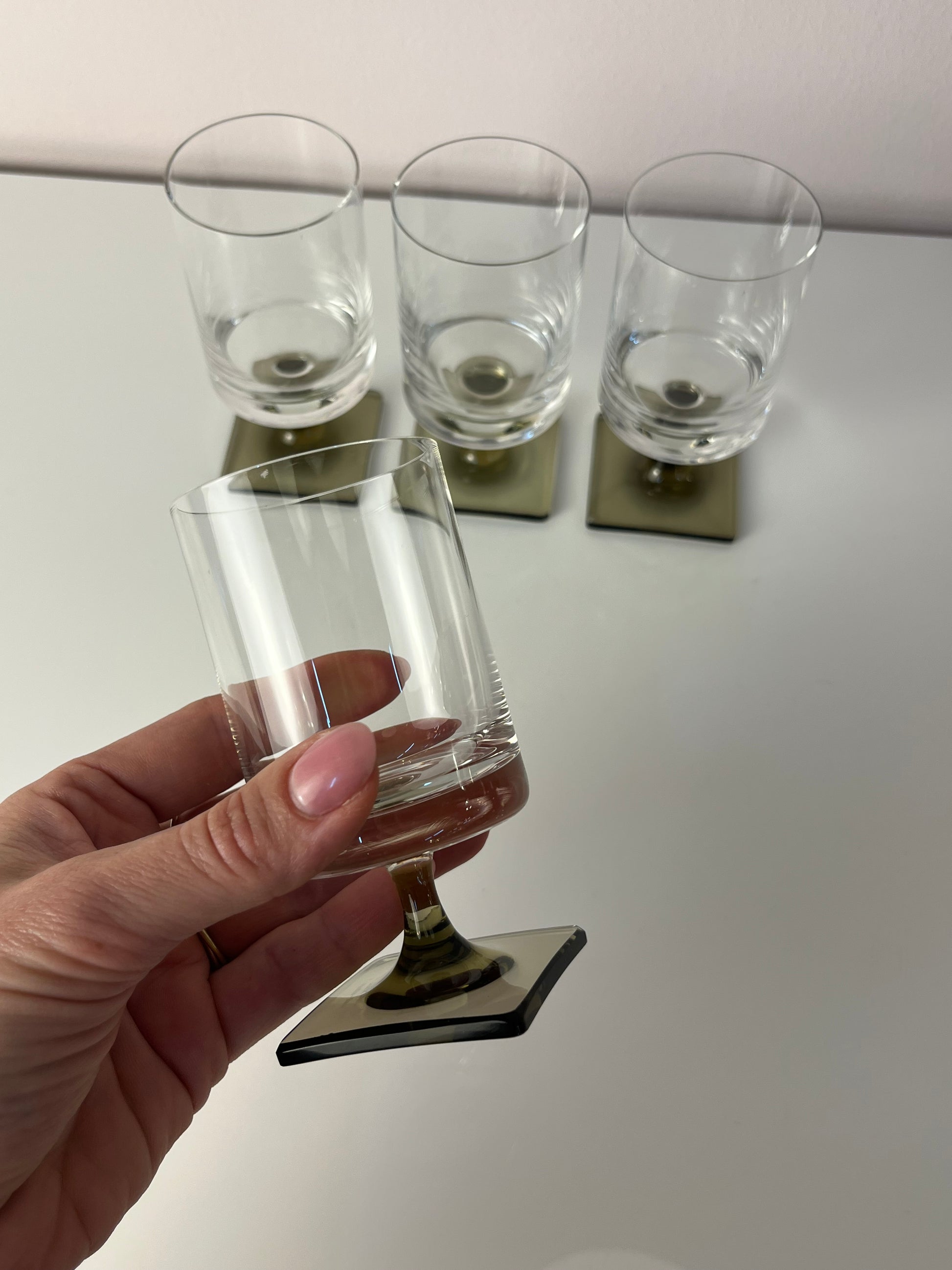 Set: 4x Weinglas Modell Berlin mit Rauchfuß von Georg Jensen für Rosenthal