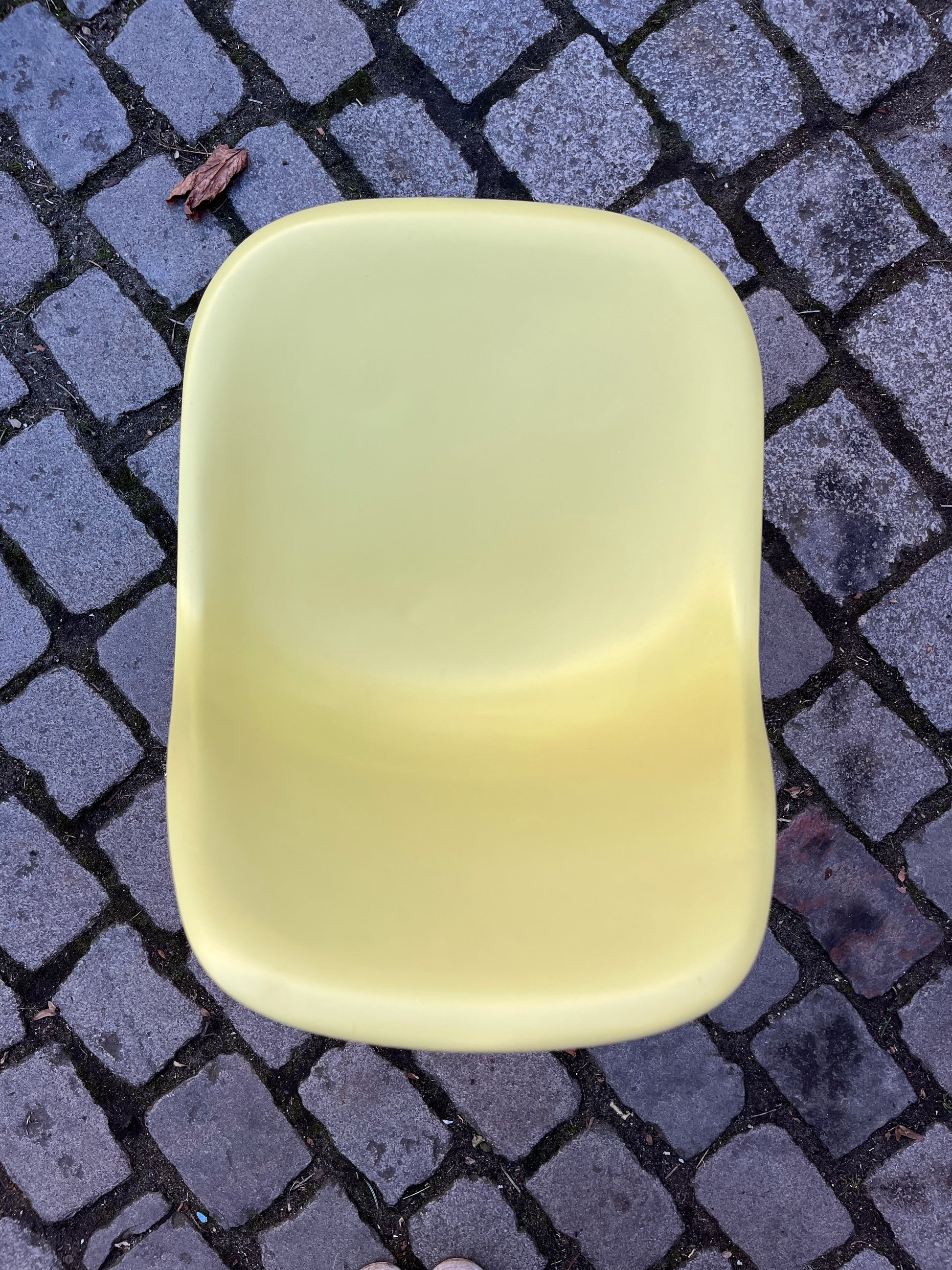 Plastic Side Chair DSR limettengrün Chrom von Ray & Charles Eames für Vitra