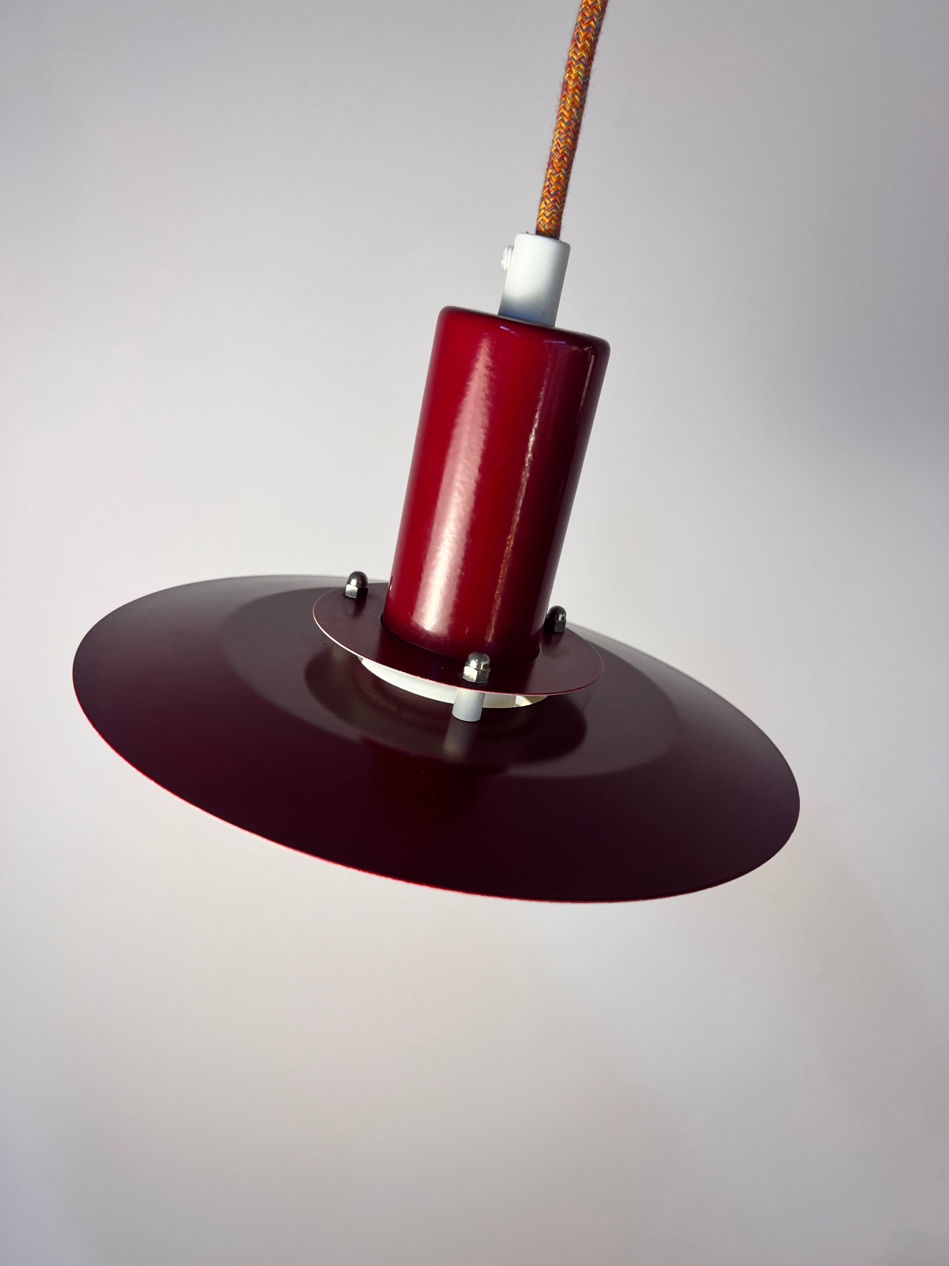 Lamellenlampe Typ 4020 dunkelrot von LYFA